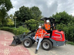 Aannemersbedrijf Lindeloof B.V. - Merijn van der Borst (links) en Roland Martinus - Infrabox